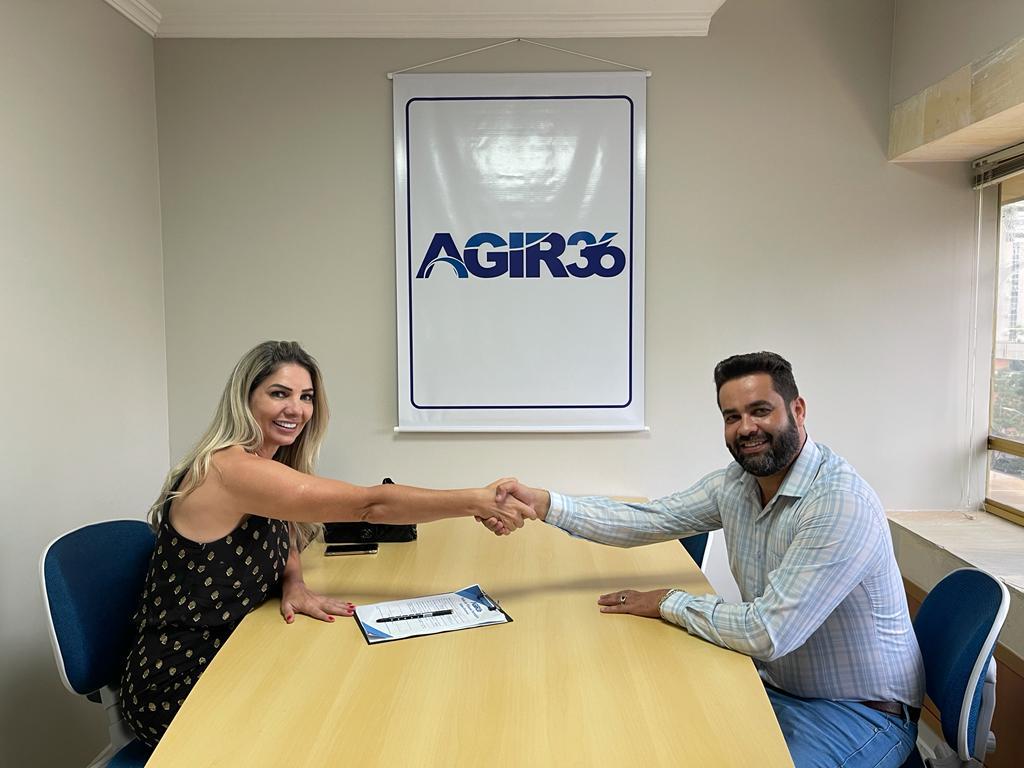 Maringaense Rosângela Panucci - Toma posse como Presidente Estadual do AGIR Mulher