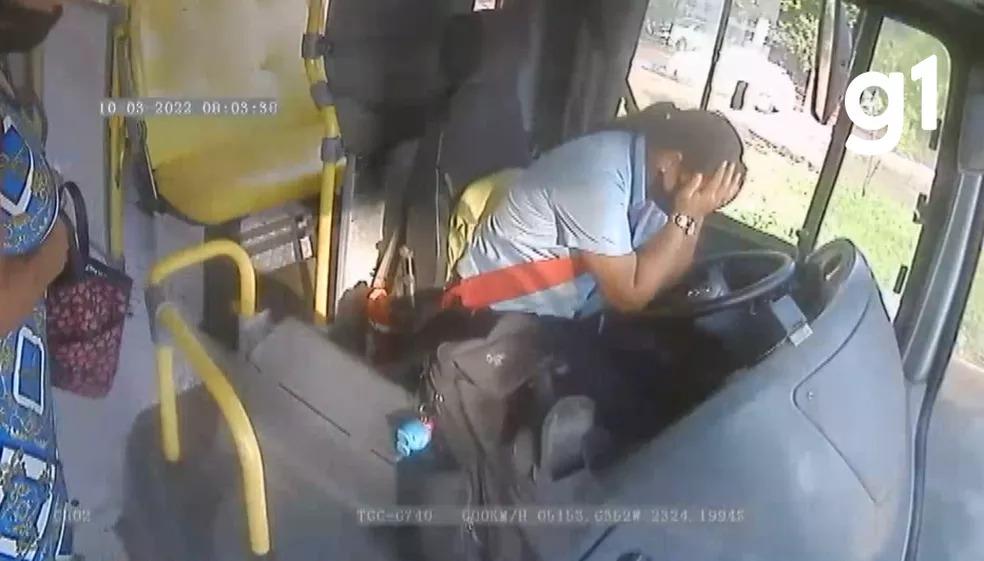 Nove motoristas do transporte coletivo são assaltados dentro de ônibus, em Maringá