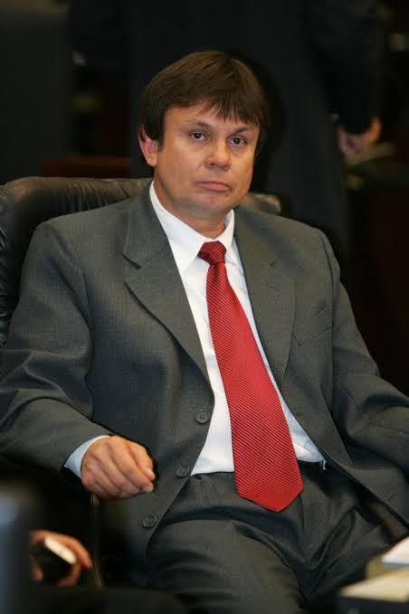 Ex-deputado Carlos Simões morre em acidente na BR-116, no Paraná