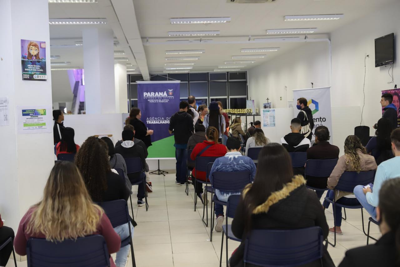 Estado inicia semana com oferta de 10.254 vagas de emprego nas Agências do Trabalhador