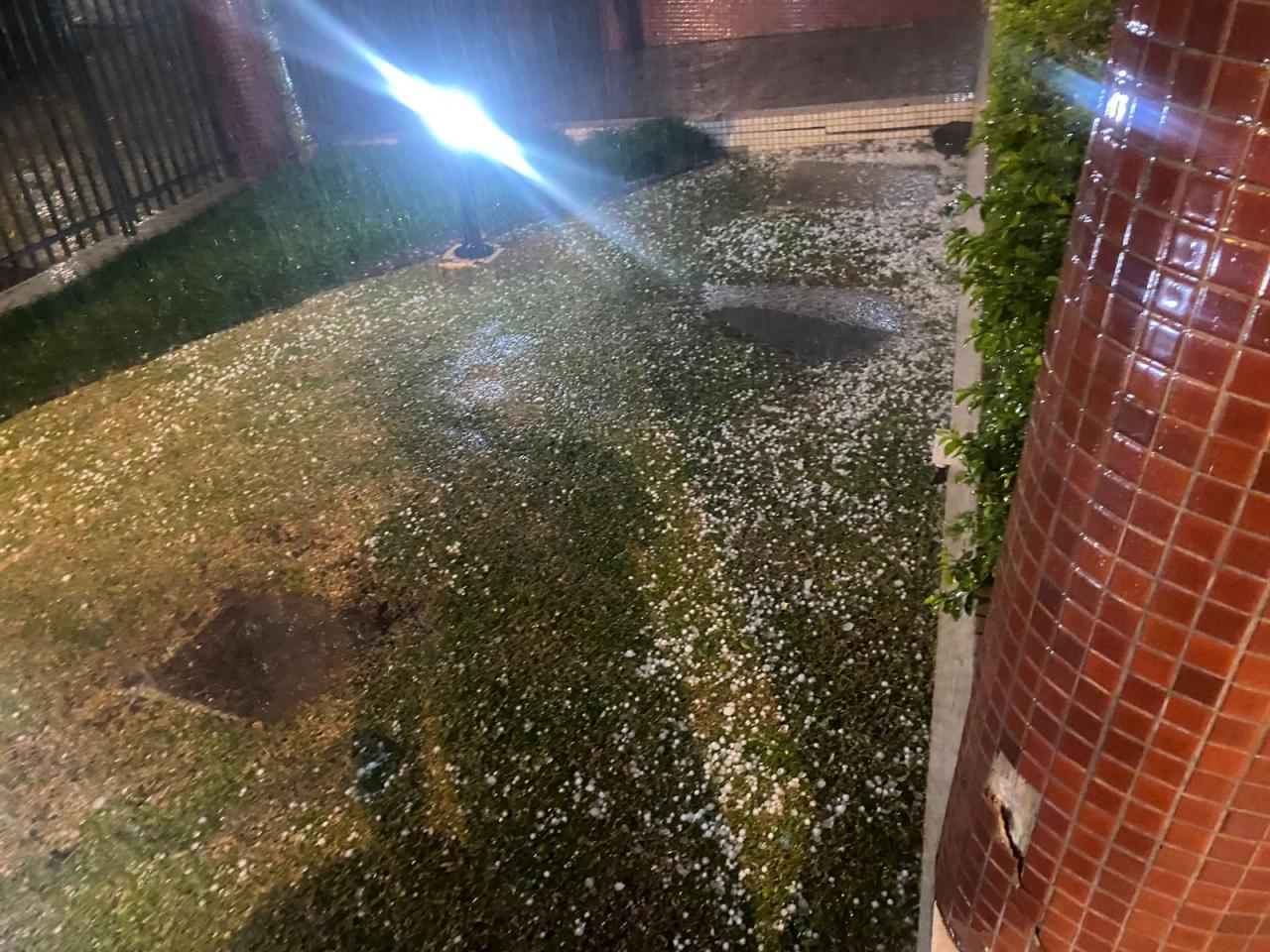 Fortes chuvas, ventos e granizo atingem várias cidades do Paraná