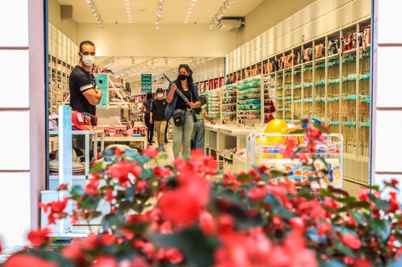 Volume de vendas no comércio paranaense cresce 1,2% em março