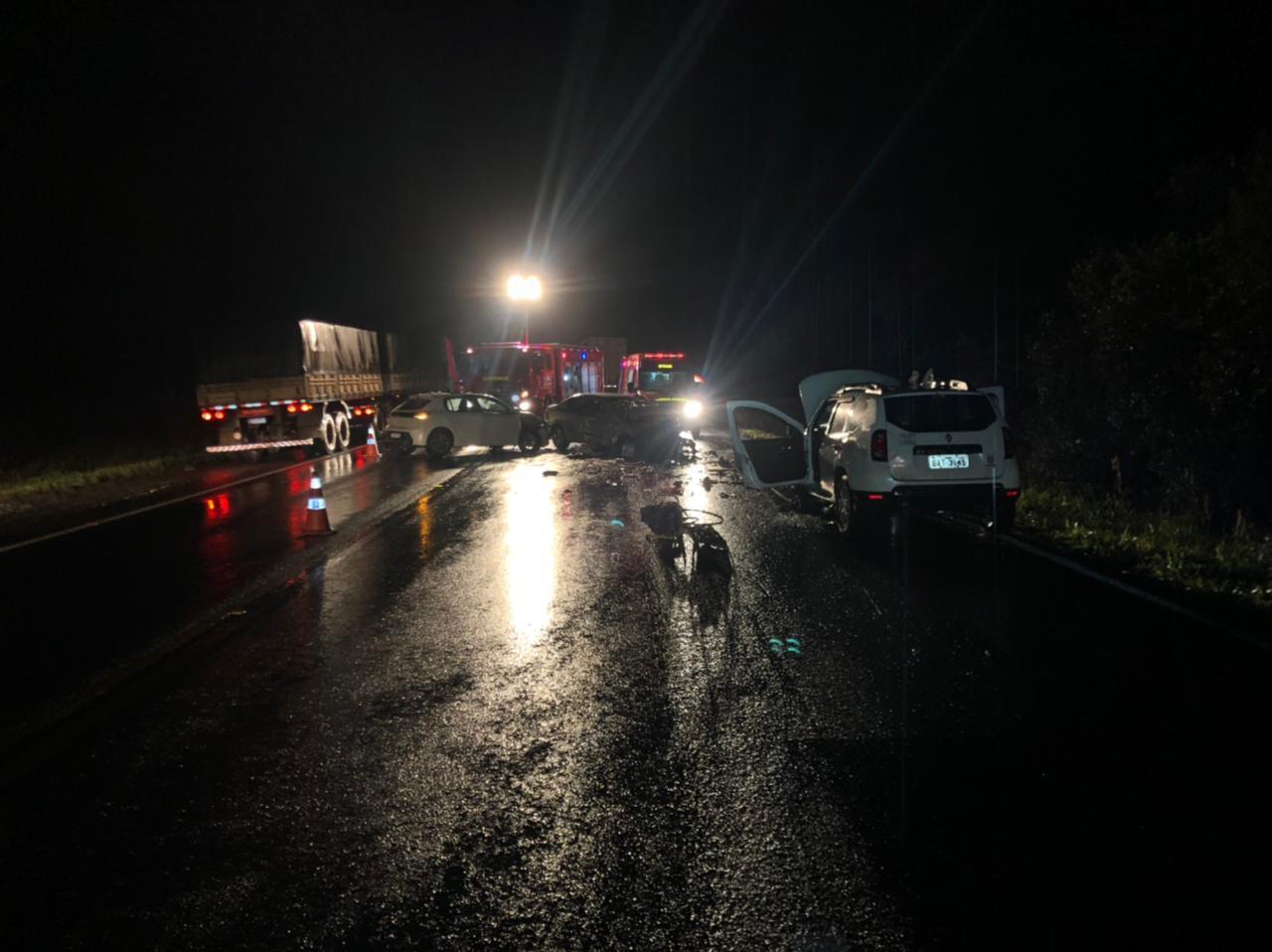 Acidente envolvendo carro da Secretaria de Saúde termina com uma vítima fatal e mais três feridos, em Teixeira Soares