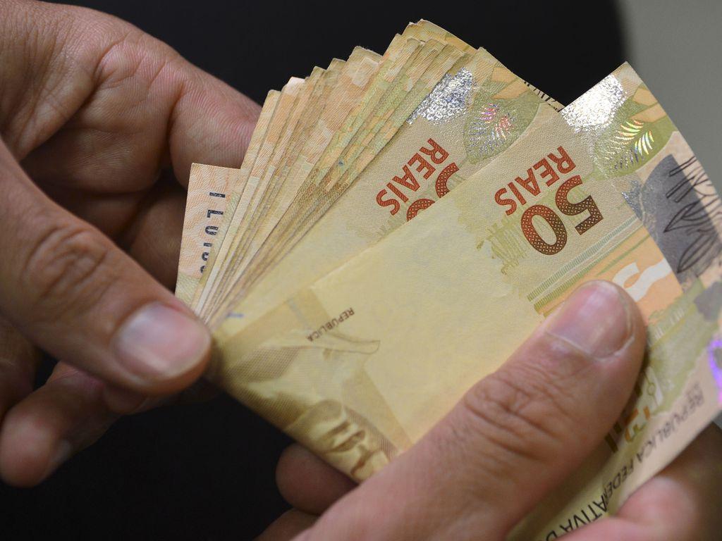 Beneficiários do Auxílio Brasil com NIS final 4 recebem a parcela de junho nesta quarta-feira (22)