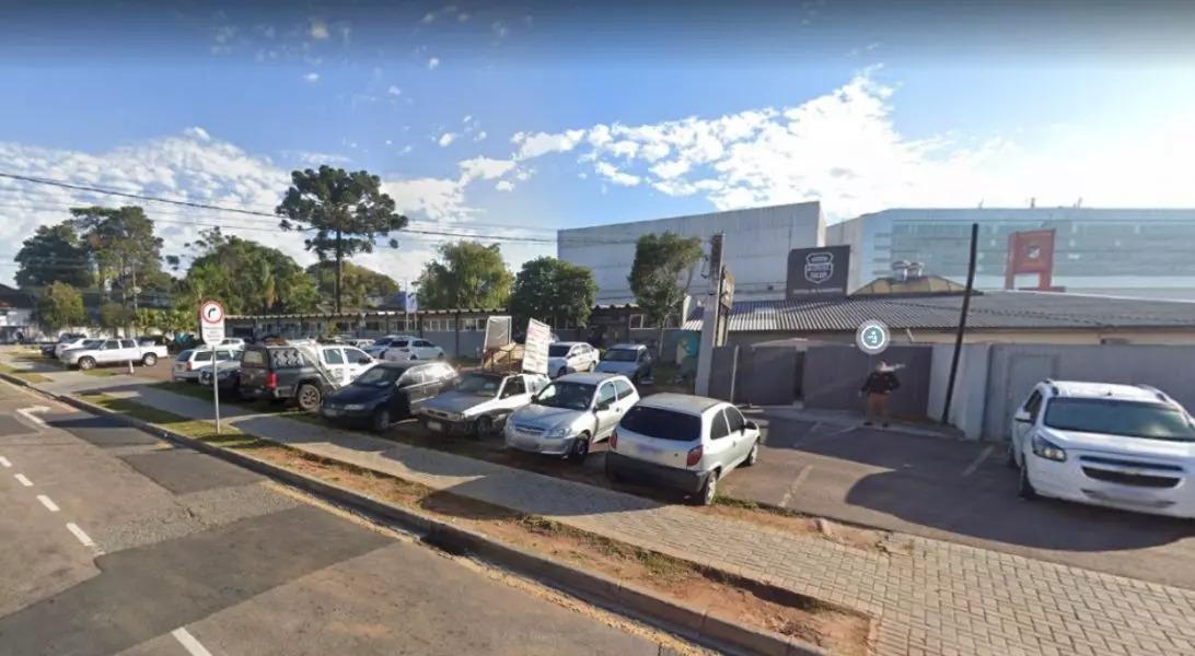 Em Curitiba, mulher tem a casa invadida por homem, é estuprada e esfaqueada