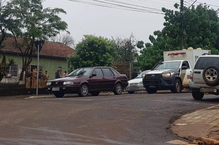 Polícia retira corpo de velório após denúncias; suposta morte natural pode ter sido por envenenamento