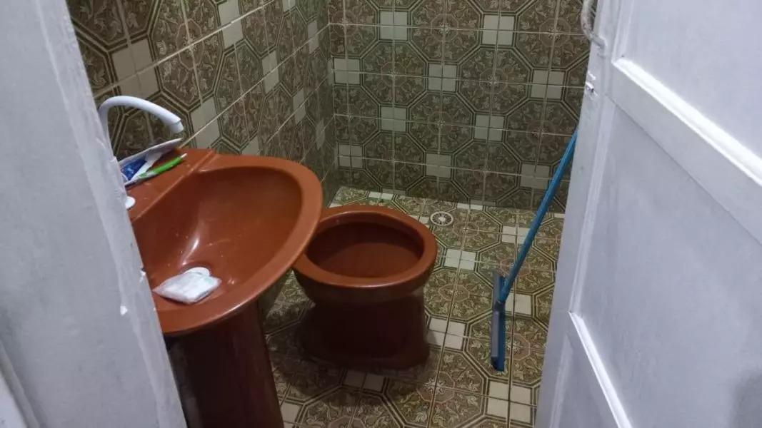 Mulher descobre gravidez ao dar à luz no banheiro de casa, em Londrina