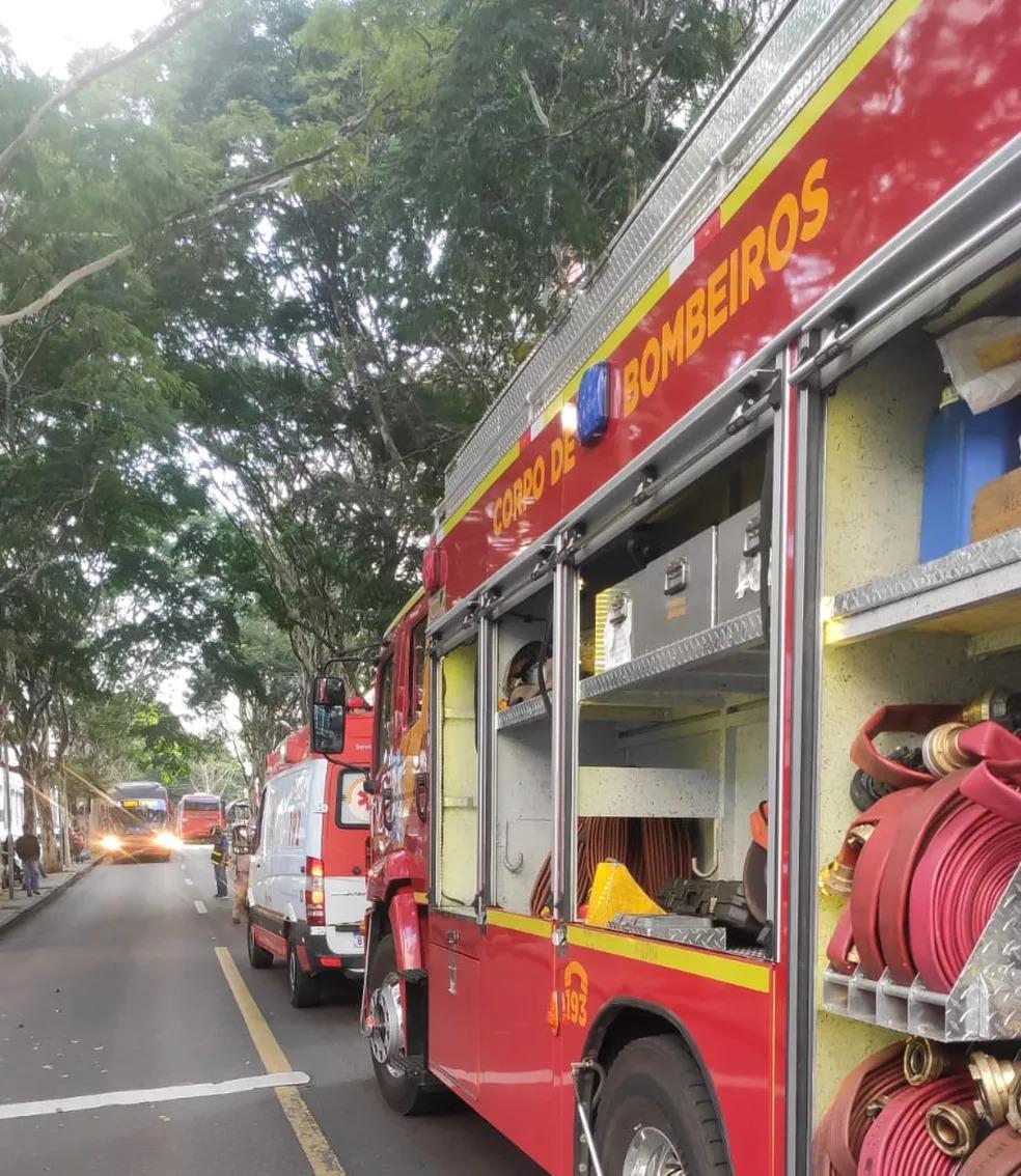 Pai e filho morrem atropelados por biarticulado, em Curitiba