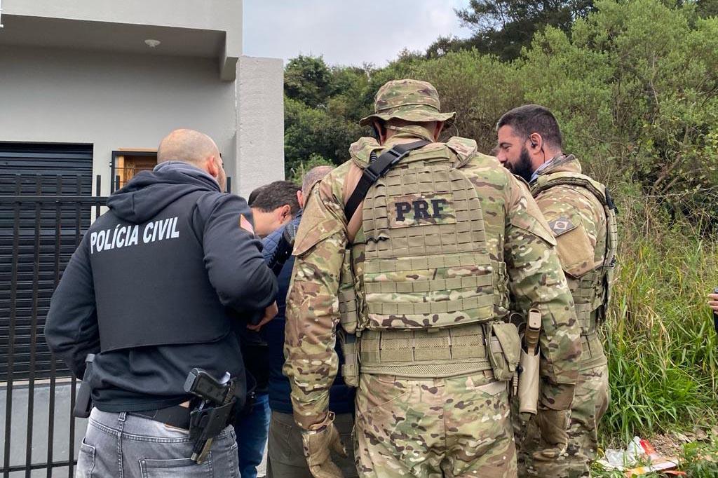 Polícias Civil e Rodoviária Federal fazem operações contra grupo envolvido em roubos de cargas