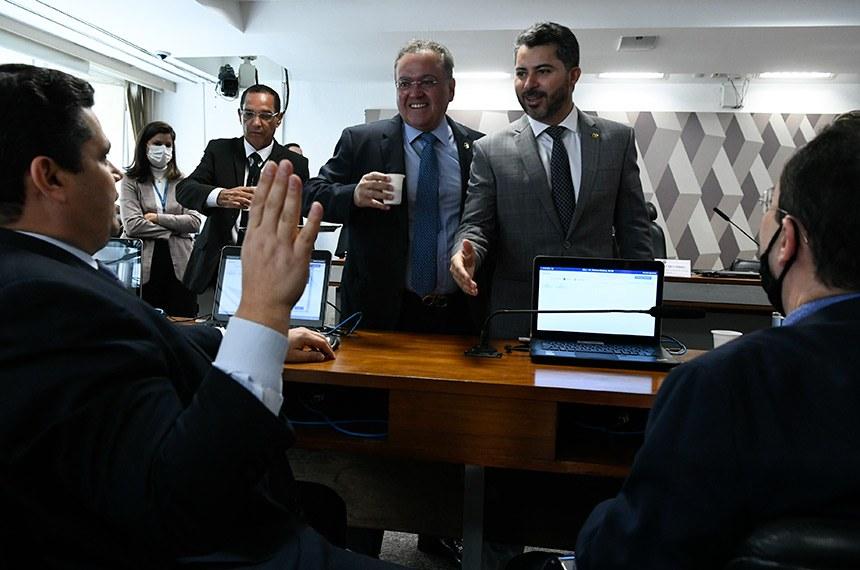 Reforma Tributária: Votação da PEC 110 no Senado é adiada por falta de quórum