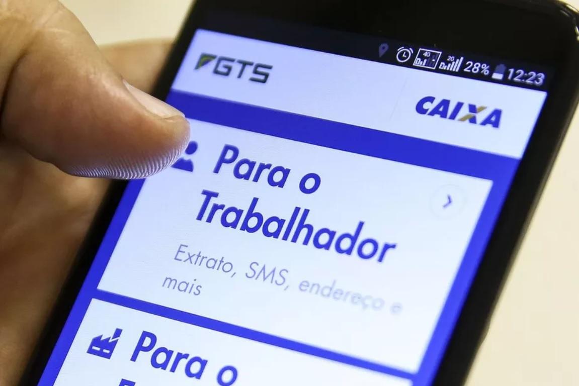 Trabalhadores têm até quarta-feira (8) para usar o FGTS na compra de ações da Eletrobras