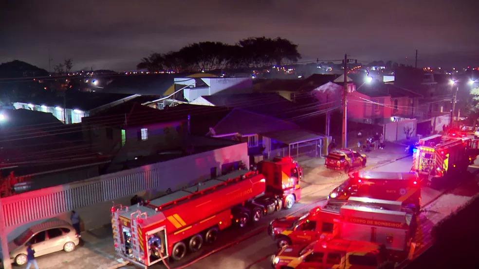 Em Curitiba, explosão em casa causa desabamento e morte de mulher