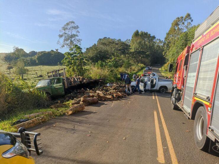 Grave acidente no Vale do Ivaí deixa uma pessoa morta e mais feridos