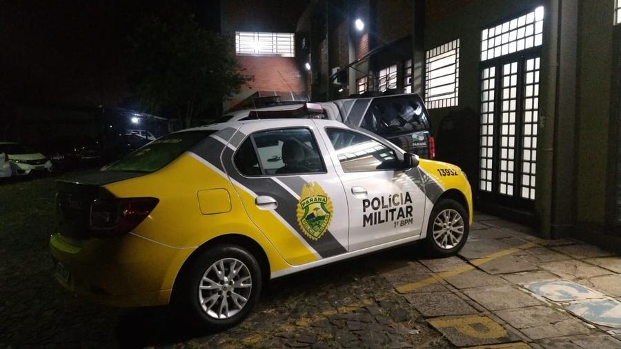 Polícia interrompe 'festinha' com drogas e carro roubado, em Ponta Grossa