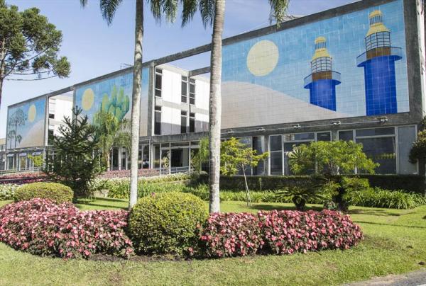 Prefeitura de Curitiba abre concurso com 905 vagas; salários podem chegar a R$ R$ 6.627,27