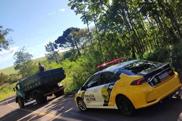 PRE apreende caminhão com mais de 1 tonelada de maconha, em Cascavel