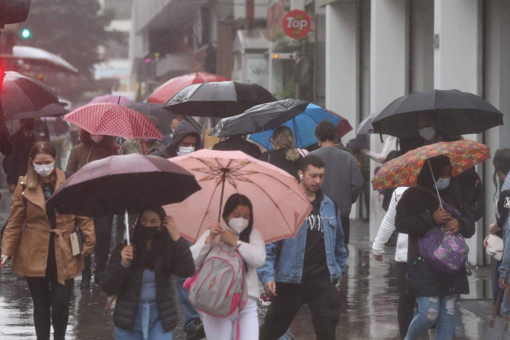 Temperaturas caem em São Paulo e nova frente fria deve trazer neve para o Sul
