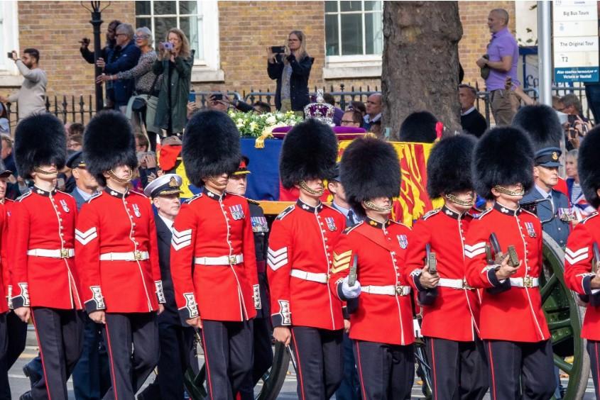 Esquema de segurança para funeral da rainha terá 10 mil agentes