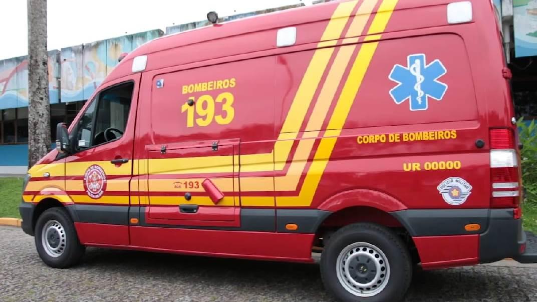 Grave acidente em Maringá entre ônibus e caminhão deixa aproximadamente 15 vítimas