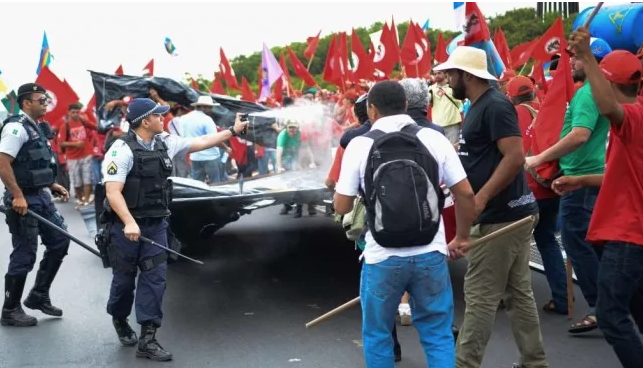 Stédile admite que, se Lula voltar ao poder, MST vai aumentar as invasões de terra no Brasil