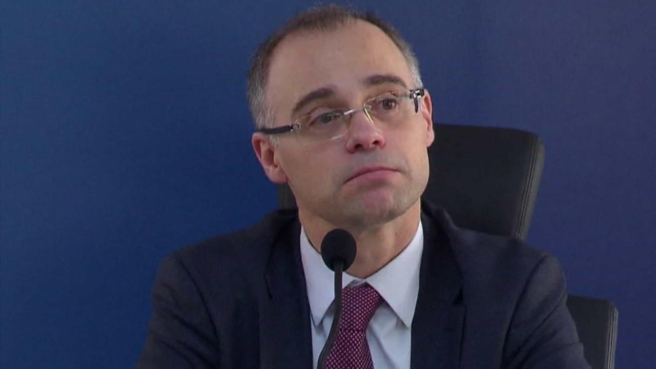 André Mendonça vota pela soltura de Sérgio Cabral, o placar agora está 2 a 1 em favor da revogação do último mandado de prisão contra Cabral