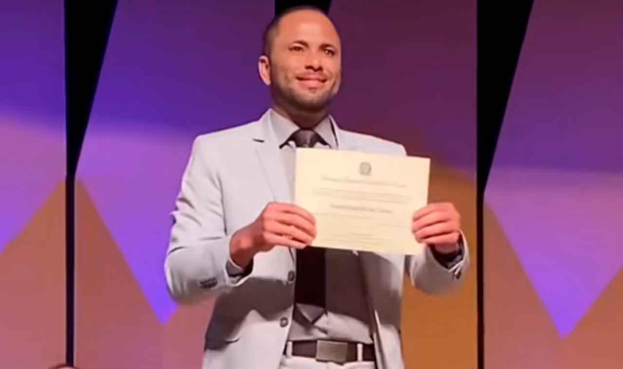 Diplomação dos eleitos eleições 2022 Pr. Eleito com 53.229 votos deputado do carmo recebe  2º diploma de deputado estadual do paraná