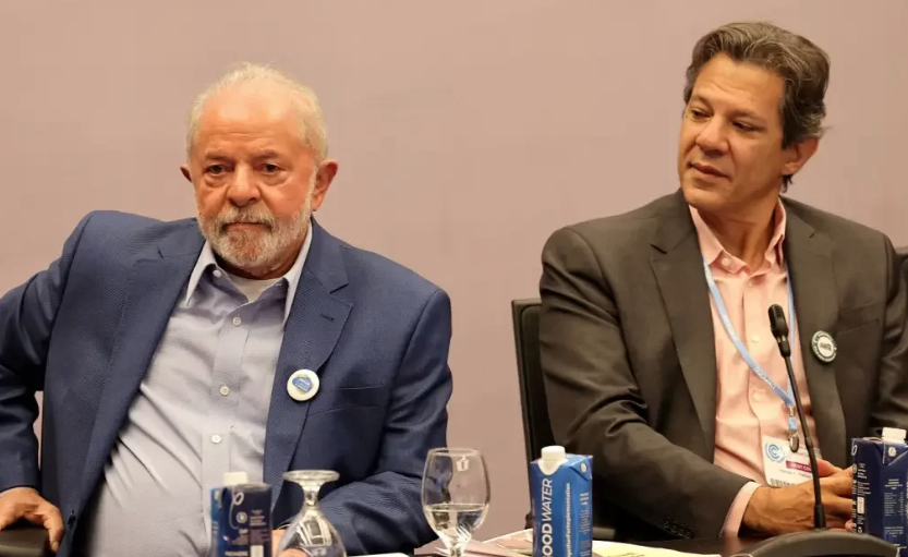 Presidente Lula se reune hoje com equipe econômica para avaliar volta dos impostos sobre combustíveis
