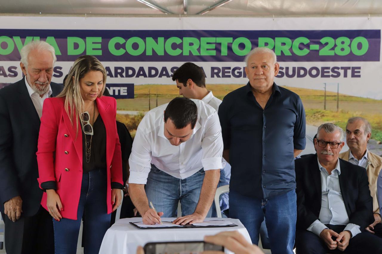 Governador do Paraná Carlos Massa Ratinho Júnior entrega nova PRC-280, revitalizada com concreto