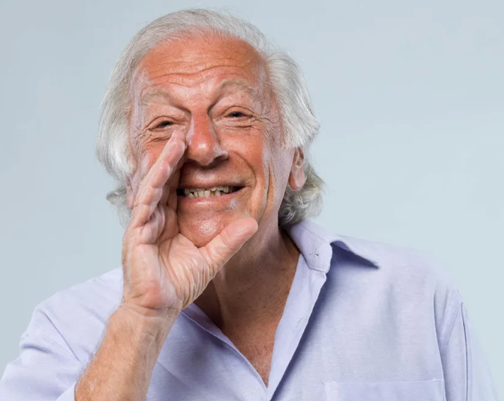 Morre Juca Chaves, compositor e humorista aos 84 anos