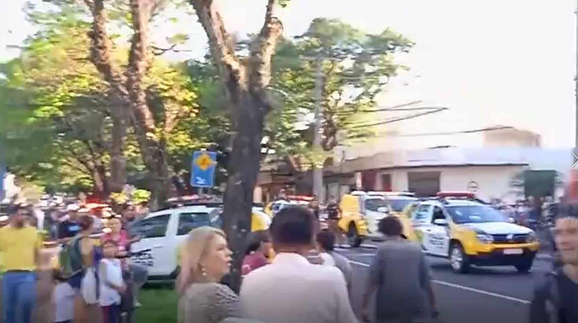 ATUALIZADO - Rolo e confusão - Tiros e facadas em supermercado na cidade de Maringá