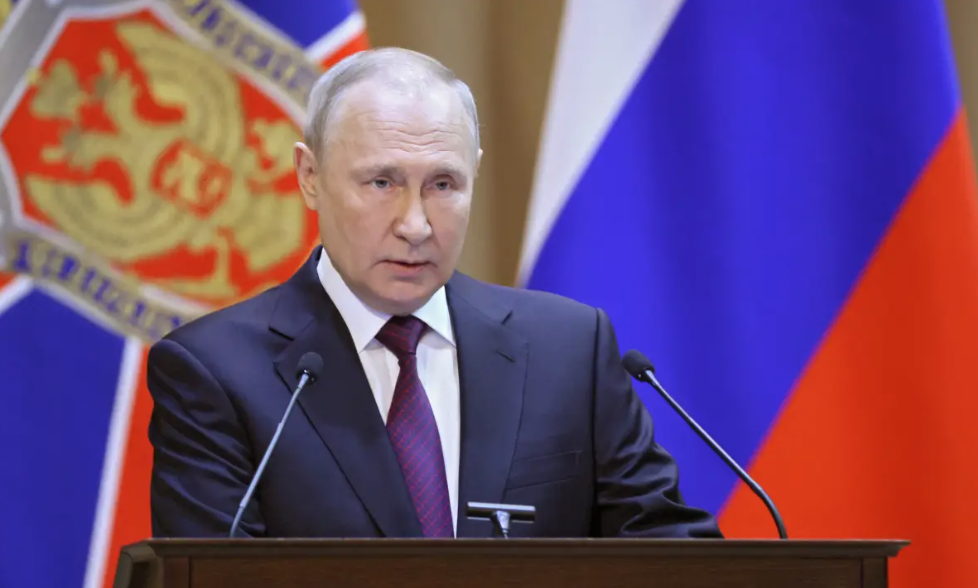 Tribunal de Haia emite mandado de prisão contra Vladimir Putin