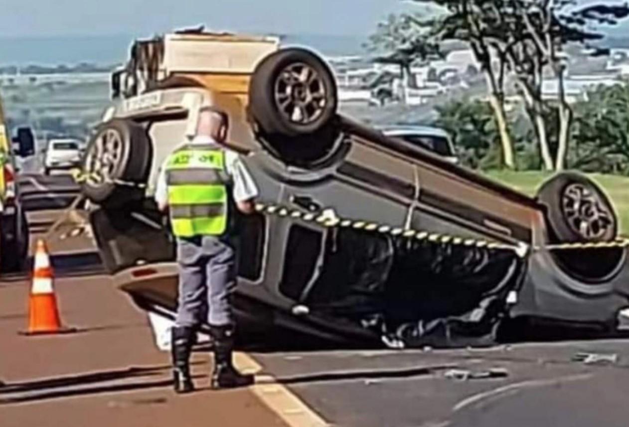 FATALIDADE - Cantora sertaneja morre após capotar o carro no interior de São Paulo