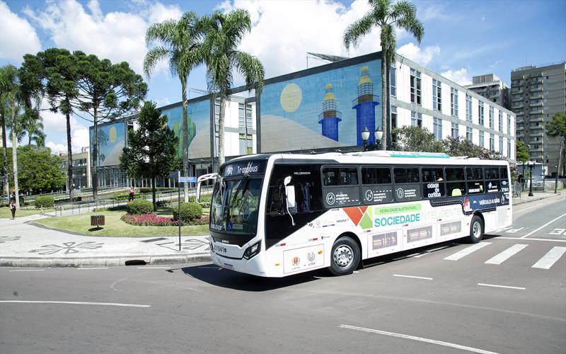 Linha de Curitiba terá ônibus movido a gás natural e começa a ser testado em Curitiba segunda-feira (17)