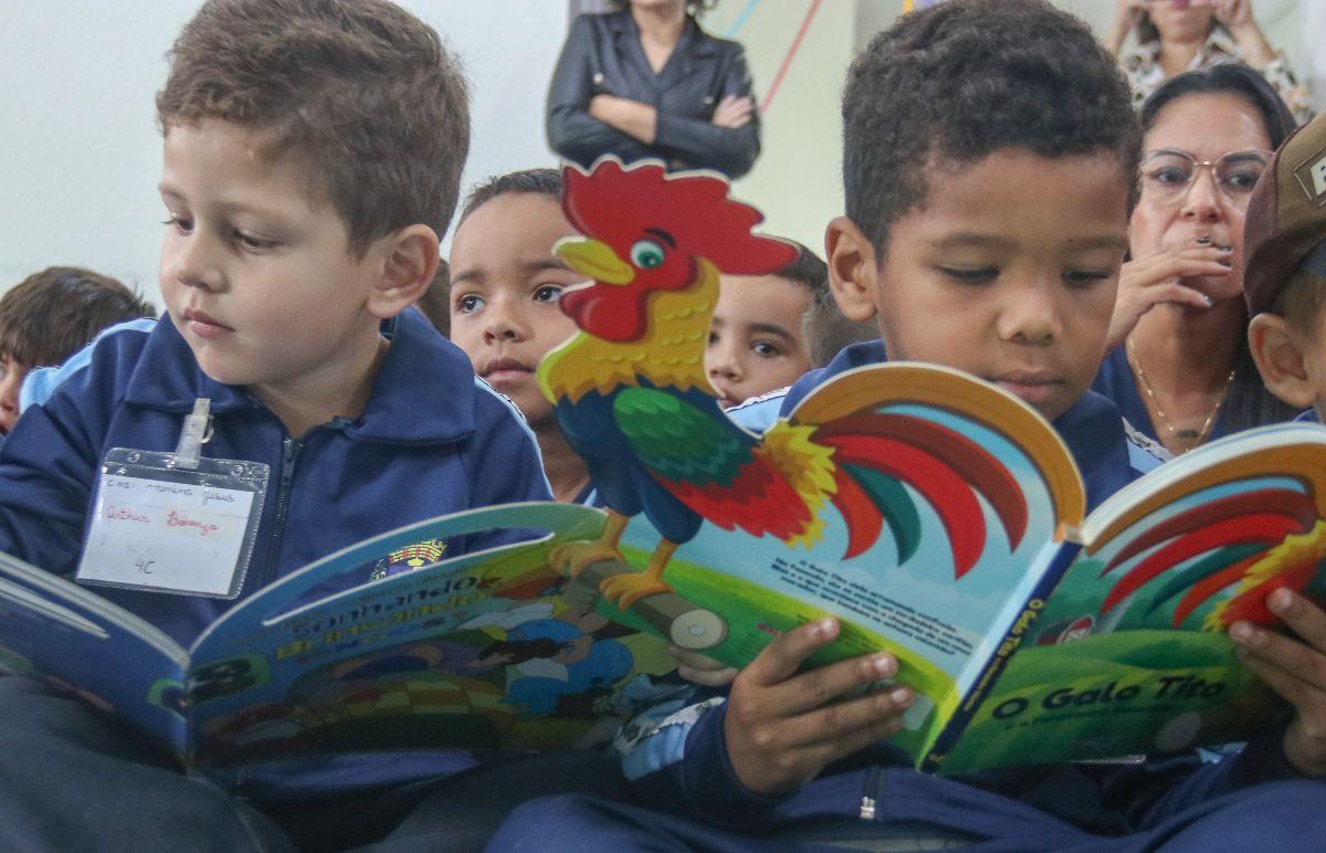 Prefeitura de Sarandi - Educação lança “Projeto Aproximação” que incentiva leitura entre alunos e familiares
