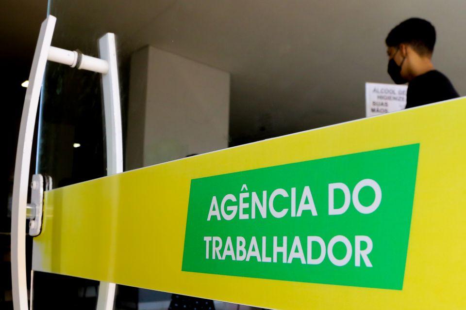 Agência do Trabalhador de Maringá inicia semana com oferta de 568 vagas de emprego