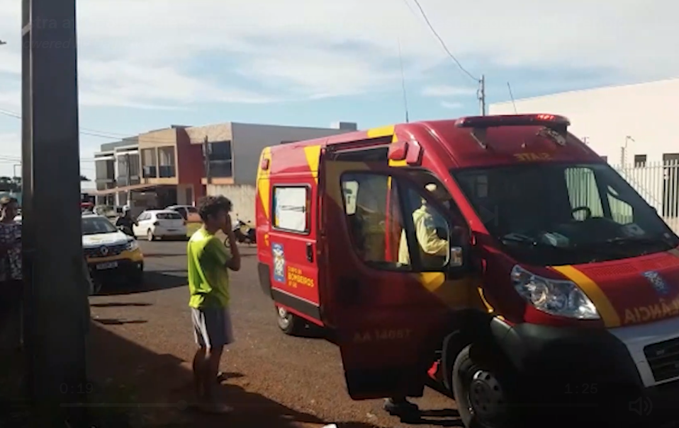 em Cascavel oeste do estado motorista atropela adolescentes com carro e foge