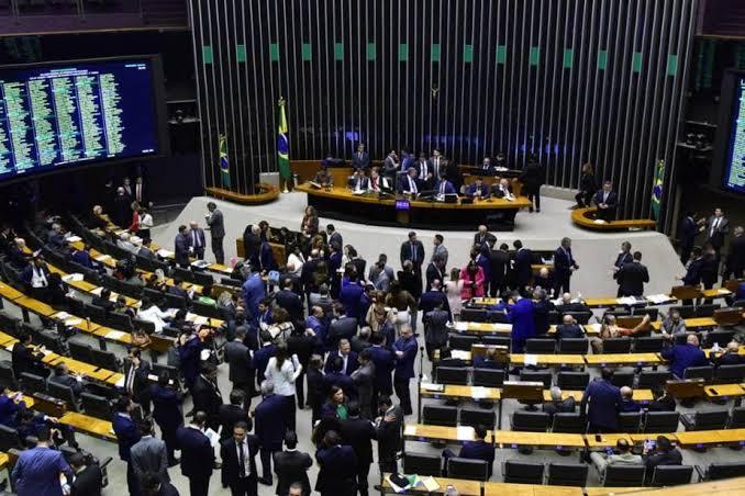 REFORMA TRIBUTÁRIA Câmara aprova texto-base por 382 votos a 118 em 1º turno; deputados avaliam agora destaques