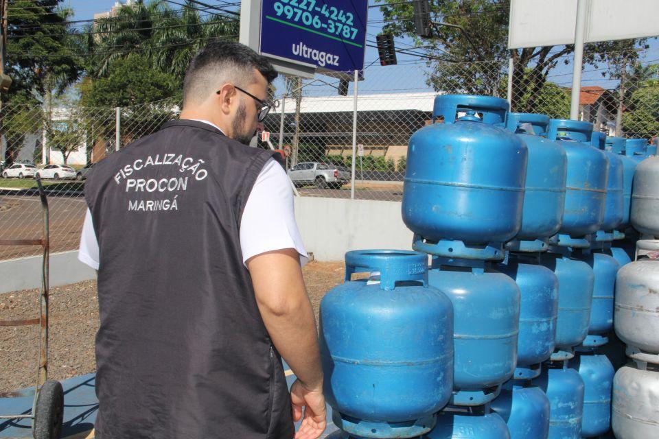 Procon Maringá indica diferença de até 56% no preço do gás de cozinha