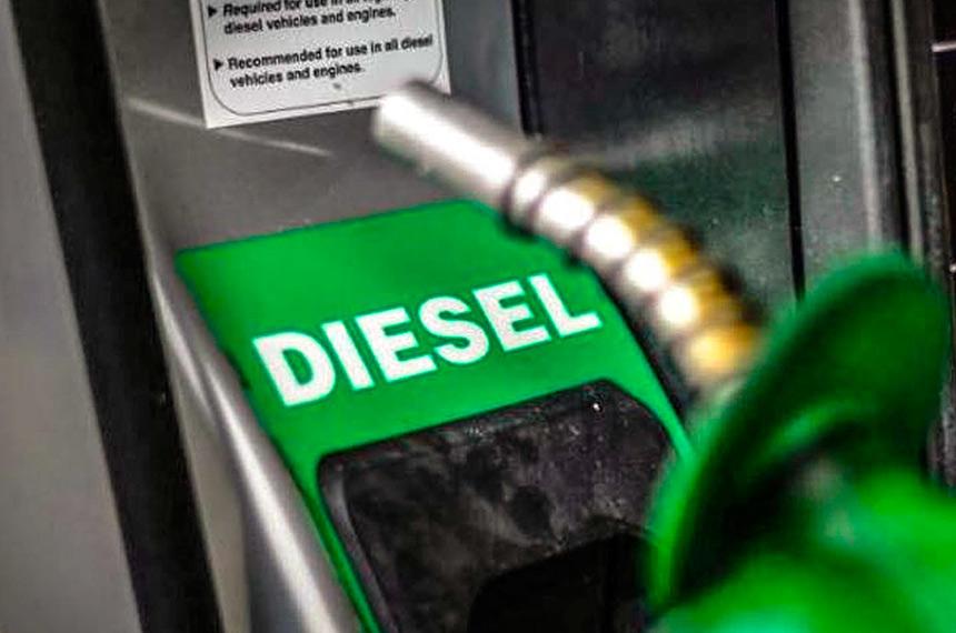 Pelo segundo mês consecutivo, preço do diesel se mantém acima de R$ 6