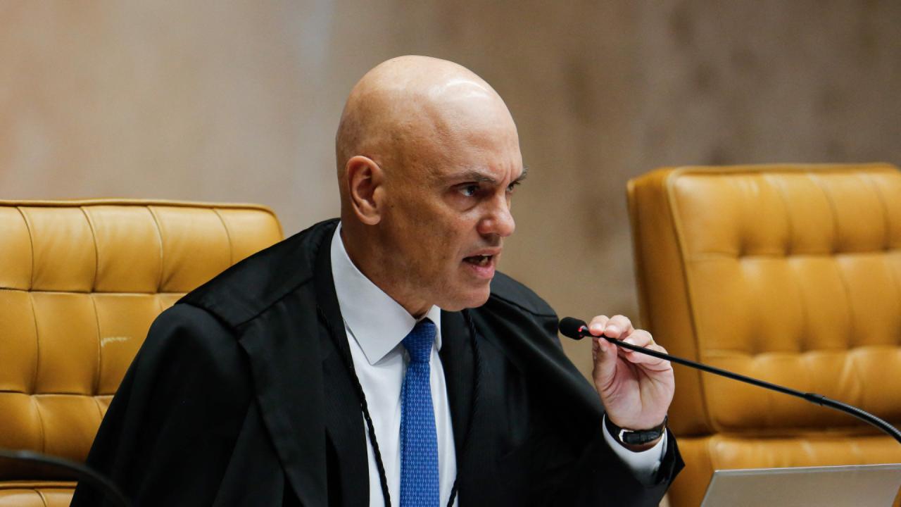 Ministro Alexandre de Moraes admite ERRO, mas mantém pena de 17 anos em voto contra réu do 8/1