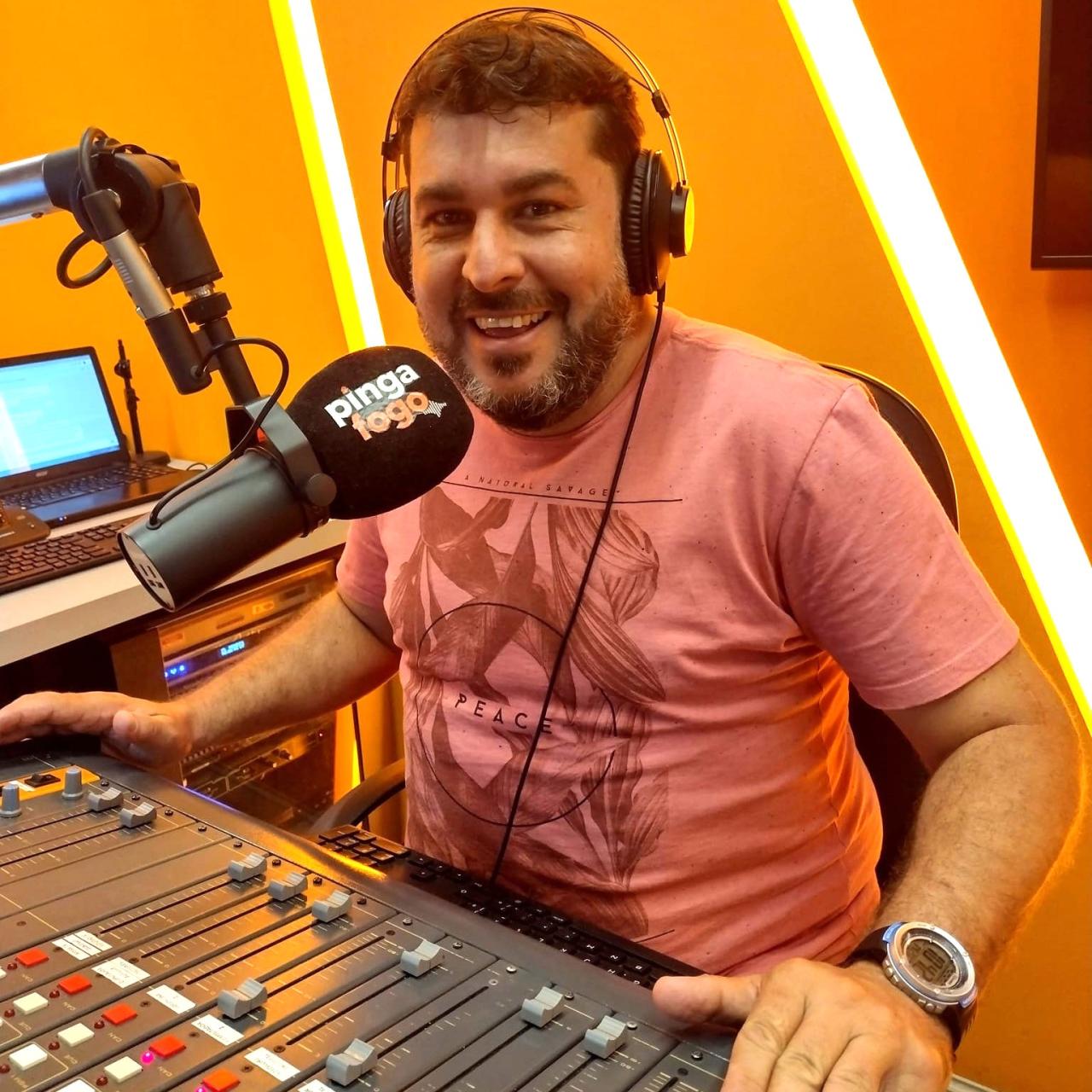 Morre em Maringá o repórter esportivo e apresentador da Pinga Fogo FM, Juninho Palpite aos 45 anos