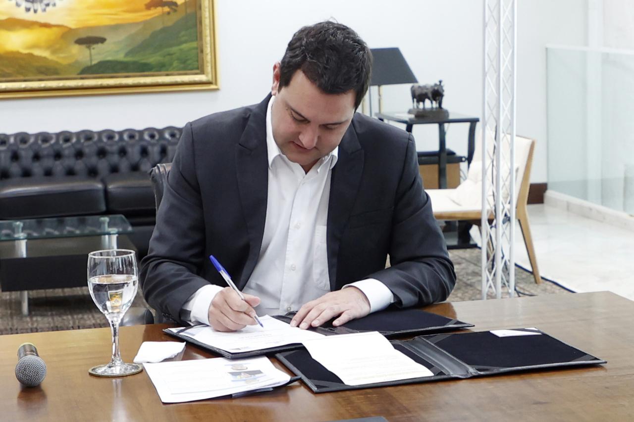 Governo do Paraná anuncia concursos públicos com 260 vagas em várias funções