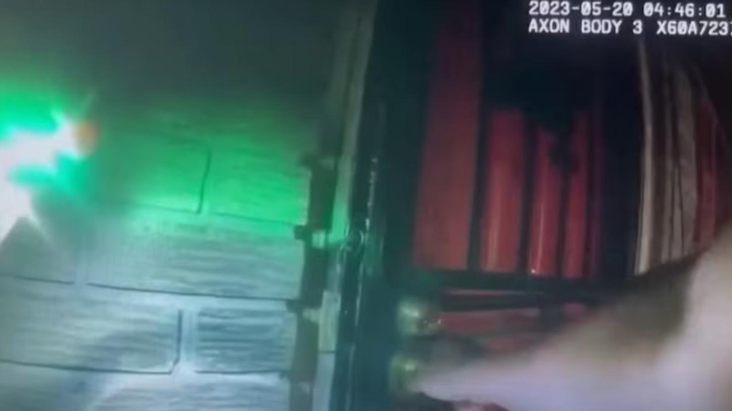 Menino de 11 anos baleado por policial após pedir ajuda; vídeo