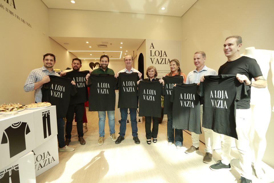 Prefeitura e Maringá inaugura ′Loja Vazia′ em shopping para arrecadar roupas e calçados para entidades assistenciais