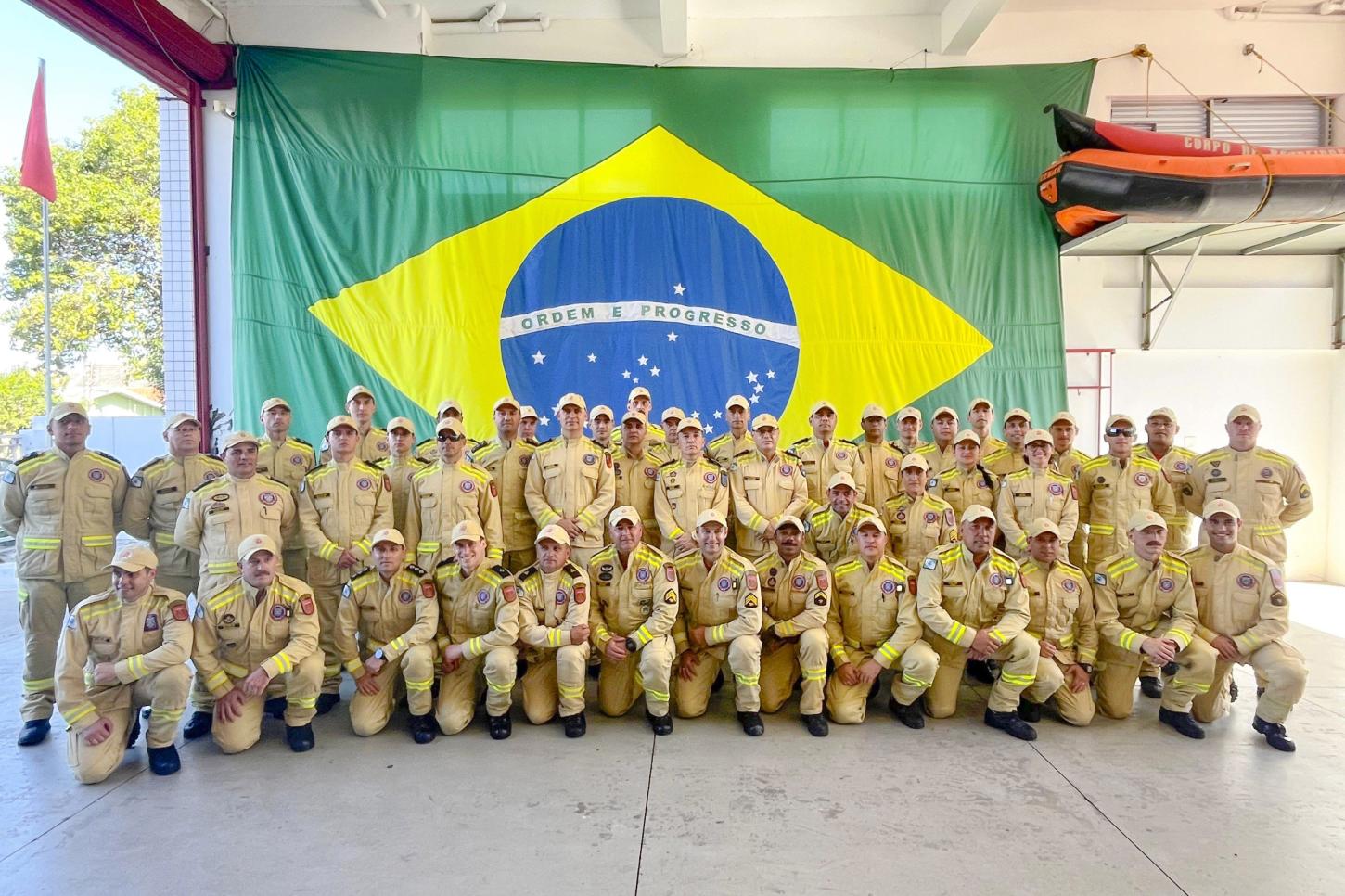 Corpo de Bombeiros do Paraná, forma 42 novos integrantes para força-tarefa que atua em desastres