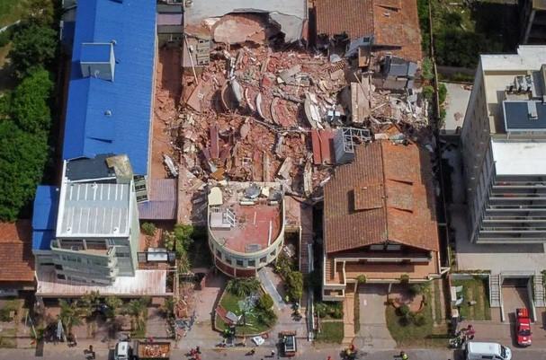Hotel desaba em Buenos Aires uma morte foi confirmada e bombeiros buscam por desaparecidos
