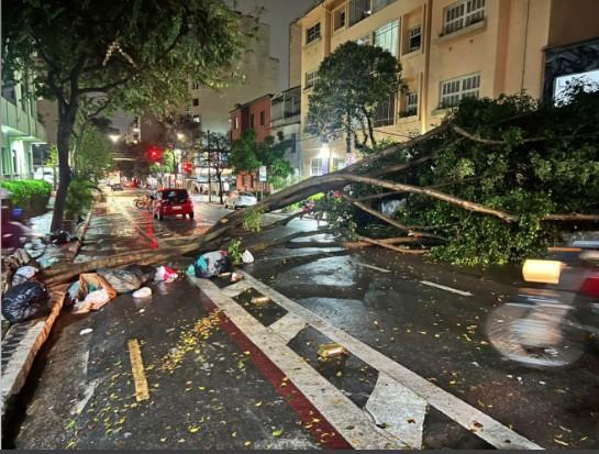 Sobe para sete o número de mortos em São Paulo após chuvas intensas