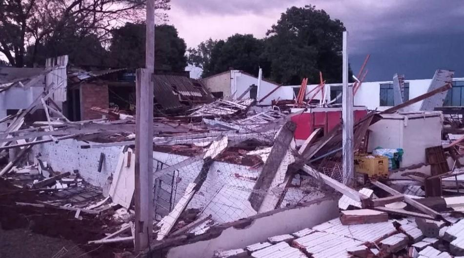 Temporal no oeste do Paraná causa grandes estragos  em várias cidades da região