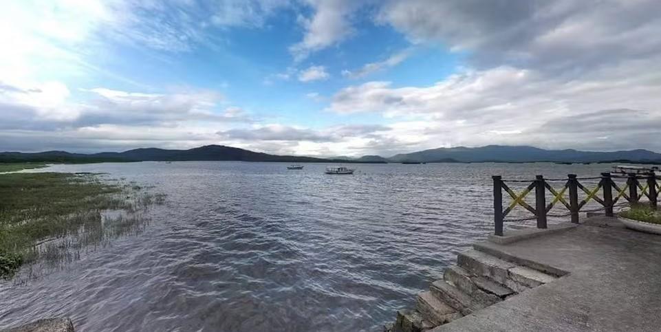 Adolescente continua desaparecido após nadar no mar em Antonina, Paraná