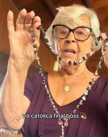 Idosa de Santa Catarina faz rosário com 62 pedras retiradas da própria vesícula